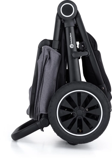 Pliere ușoară și dimensiuni compacte