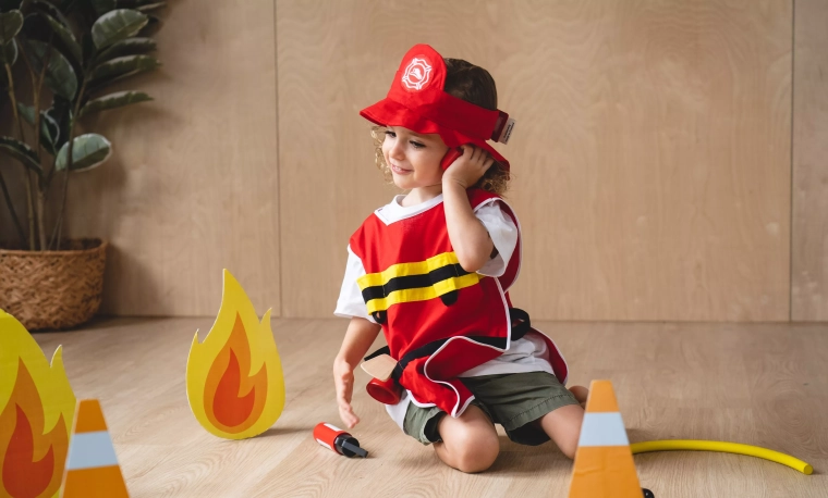 Costum pentru micii eroi
