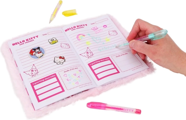 Pagini vesele cu motive Hello Kitty and Friends