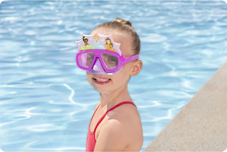 Câmp vizual larg și vizibilitate clară sub apă