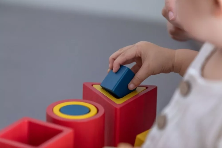 Sprijin pentru motricitatea fină și coordonarea ochi–mână