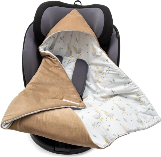 Compatibilă cu centuri în 5 puncte