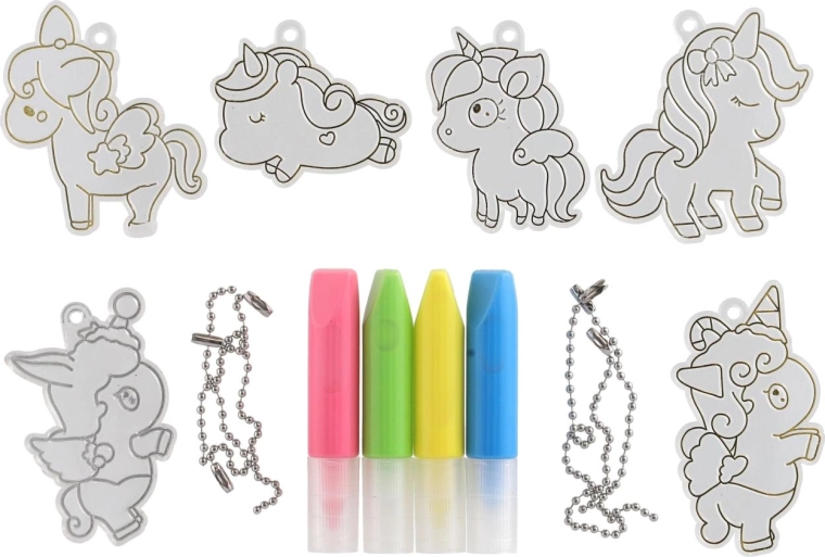 Propriul pandantiv cu unicorn