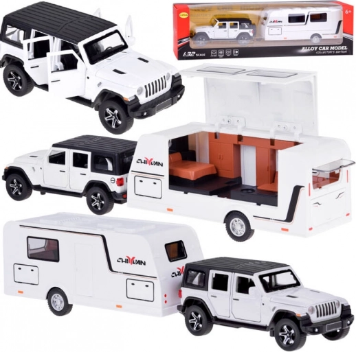 Mașină de vacanță: vehicul off-road și rulotă de camping cu lumini