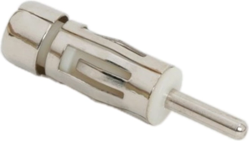 Adaptor pentru antenă auto