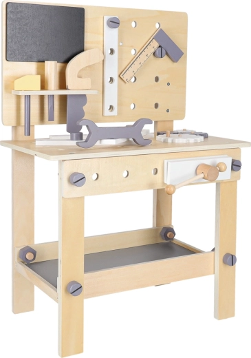 Menghină realistă și suprafață de lucru