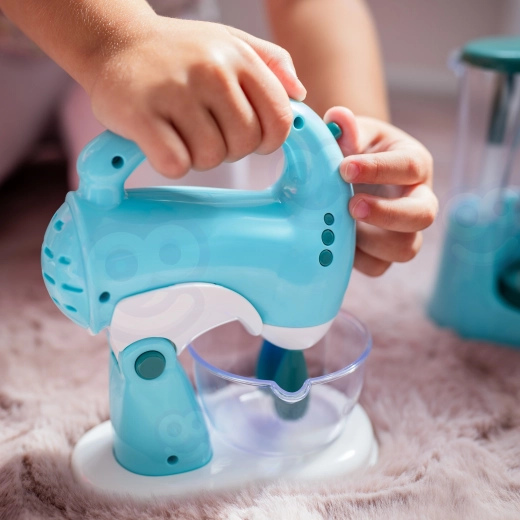 Mixer realist cu bol pentru micii patiseri