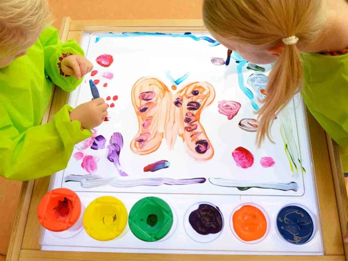 Creație iluminată cu panoul LED