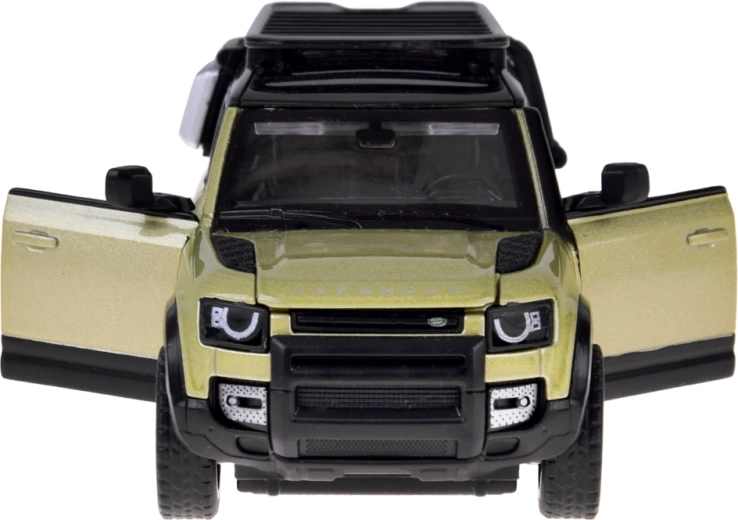 Design realist cu uși care se deschid