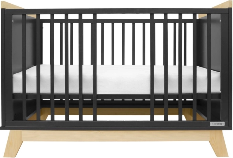 Construcție stabilă din pin masiv