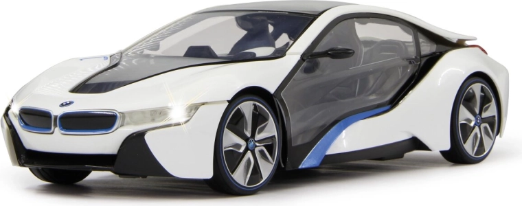 Model BMW i8 realizat cu detalii excelente