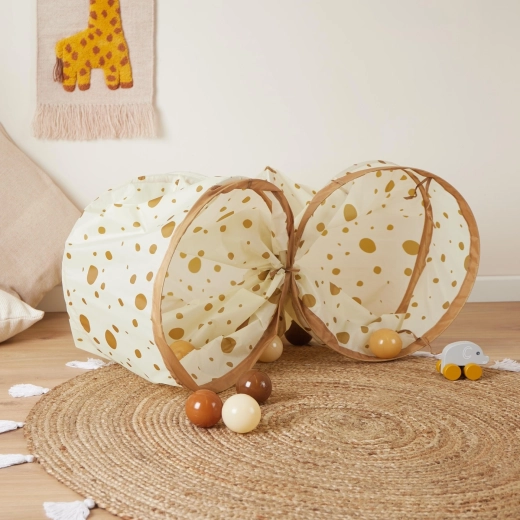 Material rezistent și design delicat