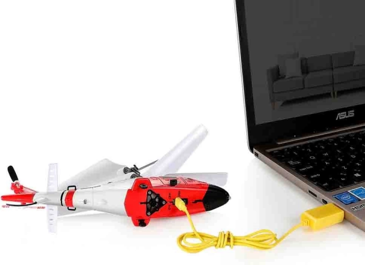 Încărcare prin USB și accesorii practice