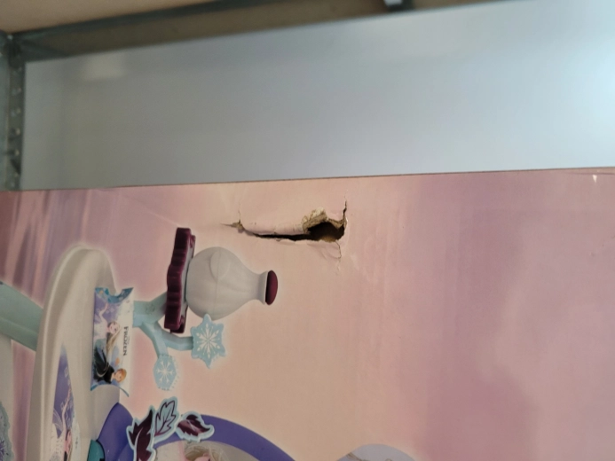 Outlet cu ambalaj deteriorat