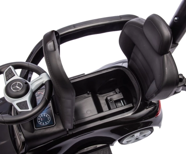 Spațiu de depozitare sub șea