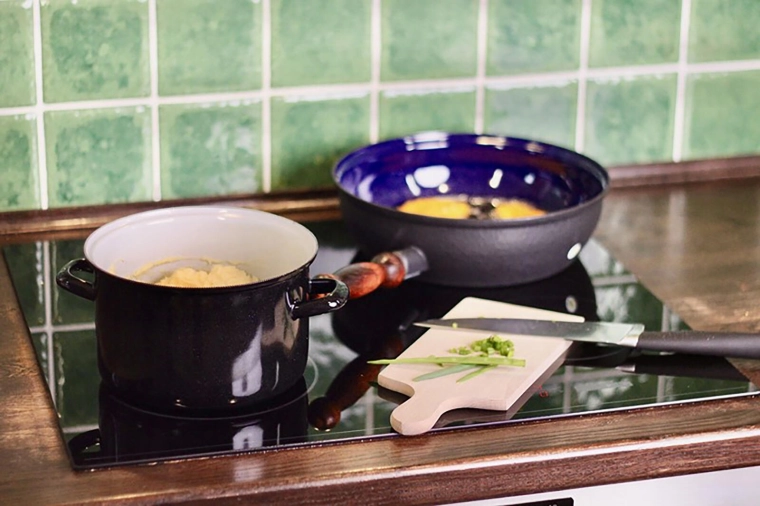 Distribuție uniformă a căldurii și gătit economic