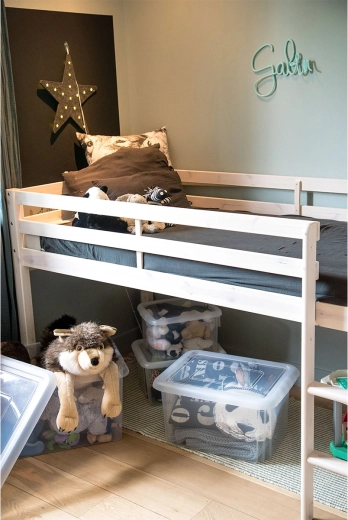 Ordine în camera copiilor și în dormitor