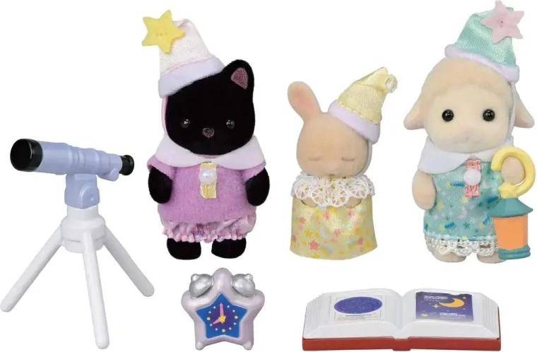 Trei bebeluși adorabili în pijamale