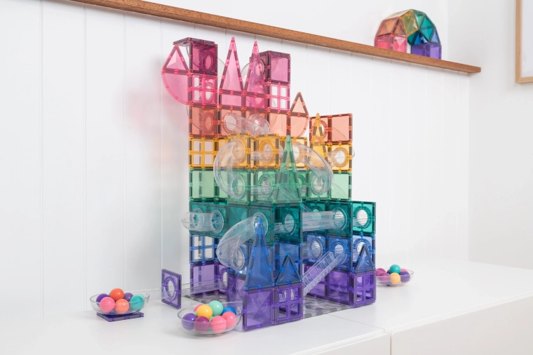 Construiți piste cu bile înalte și stabile