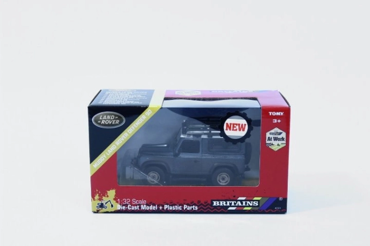 Model auto off-road TOMY Britains Land Rover Defender 90 în noroi 1:32