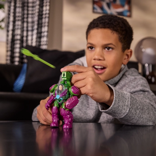 Figurină de acțiune articulată pentru poziții dinamice