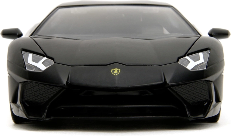 Caroserie metalică și detalii precise