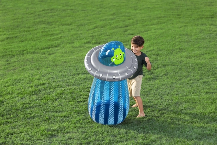 Figură de box care revine la loc