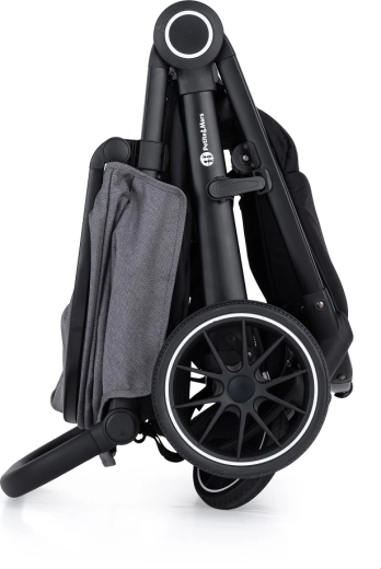 Pliare cu o singură mână și dimensiuni compacte