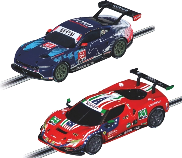 Două mașini GT3 licențiate
