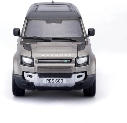 Realizare realistă a modelului Defender