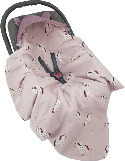 Fixare sigură în scaunul auto fără a desface centurile