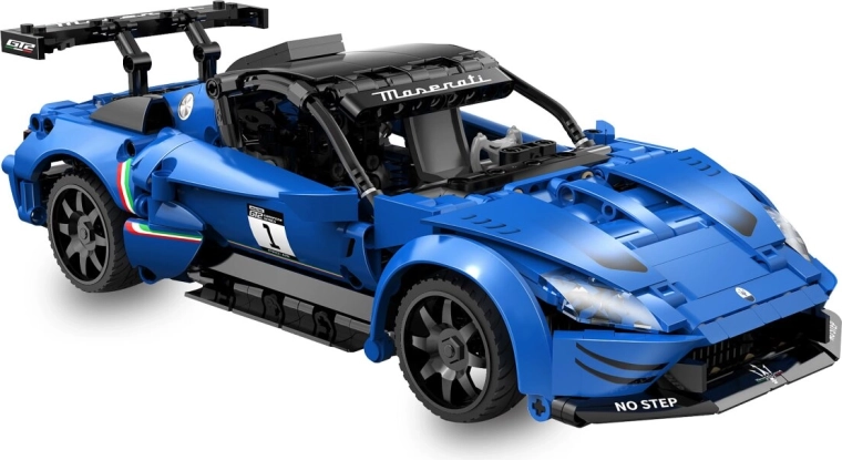 Design de curse fidel al modelului Maserati GT2