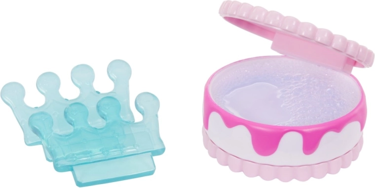 Accesorii beauty și o păpușă adorabilă