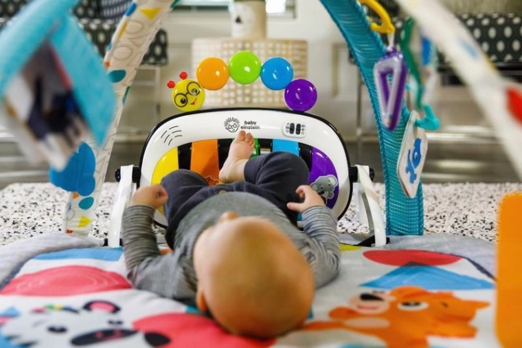 Crește odată cu bebelușul: 4 moduri de joacă