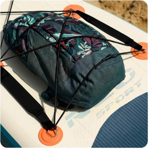 Plasă bungee practică pentru echipament pe punte