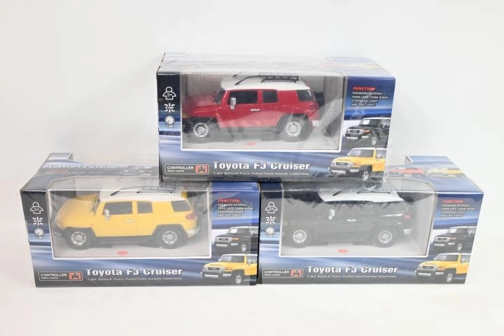 Mașină Toyota FJ Cruiser controlată de la distanță, la scara 1:24 - 1 bucată
