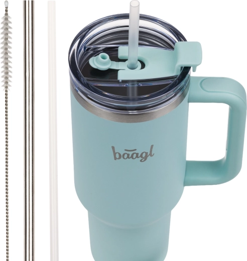 Accesorii bogate în pachet