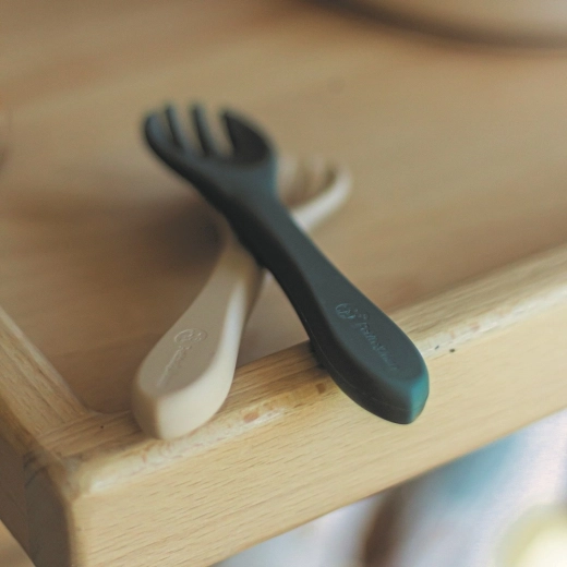 Prindere ergonomică pentru mâini mici