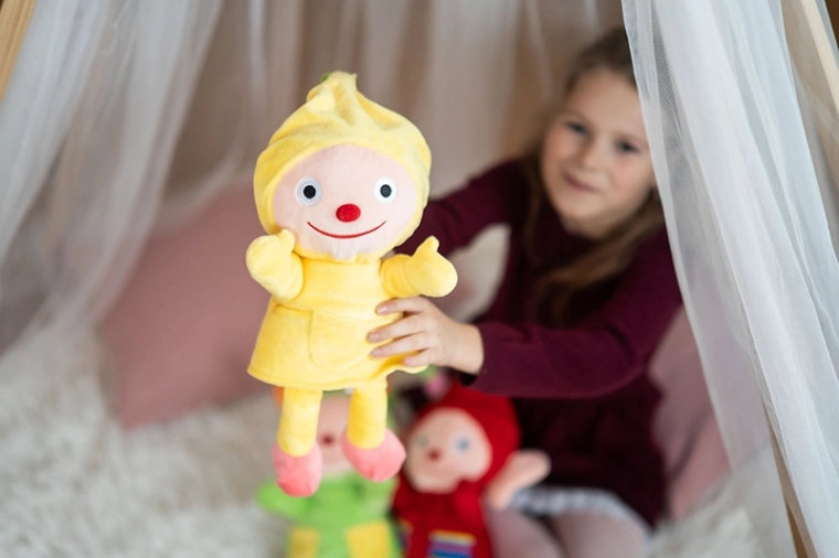 František de pluș din KOUZELNÉ ŠKOLKY 30 cm