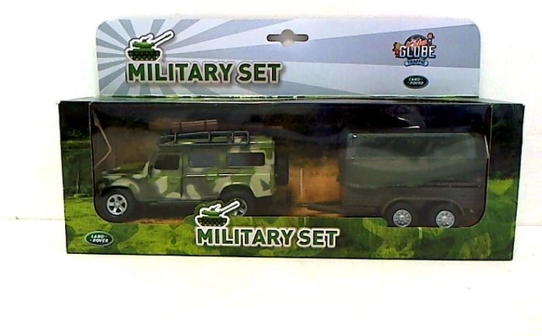 Land Rover militar cu remorcă