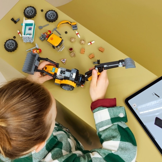 Construcție interactivă cu LEGO Builder