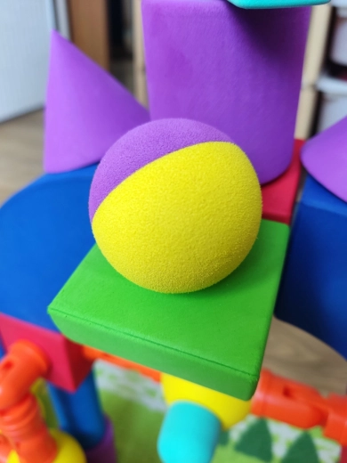 Sigur și ușor de manevrat pentru mâini mici