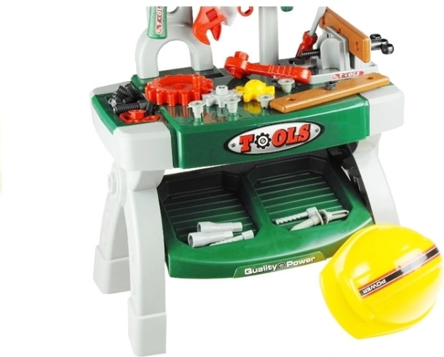 Accesorii bogate, inclusiv cască