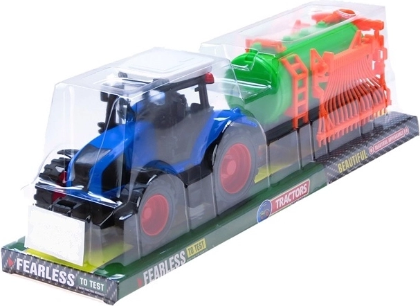 Tractor cu utilaj agricol