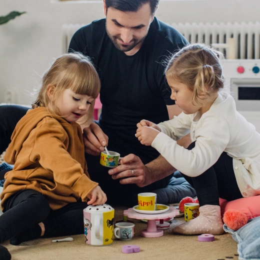 Designul colorat Pippi, care îi atrage pe copii în joc