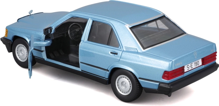 Uși care se deschid și interior elaborat