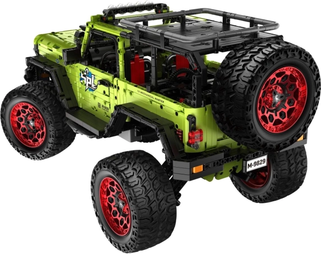 Model impresionant din 2121 de piese