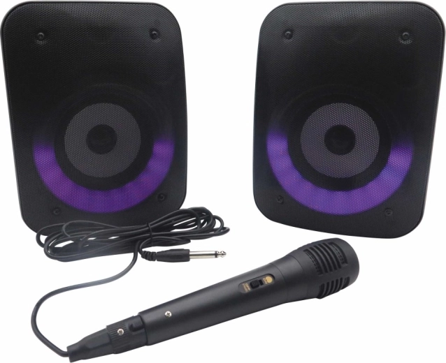 Pregătit pentru karaoke cu microfon