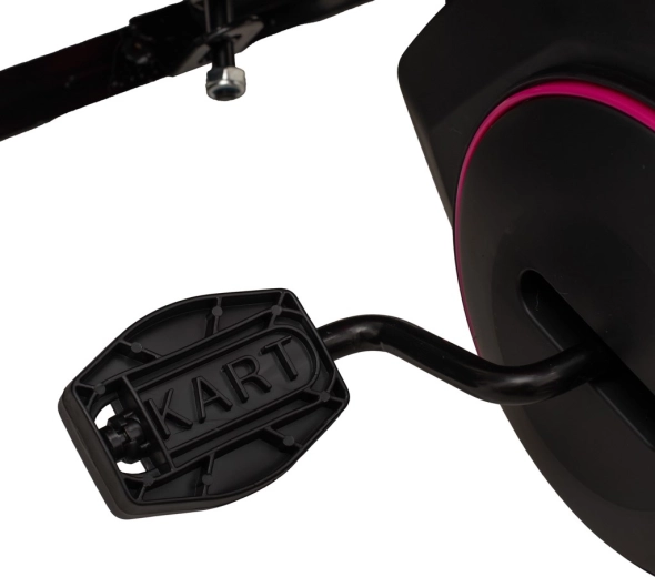 Siguranță datorită lanțului acoperit și frânei de mână