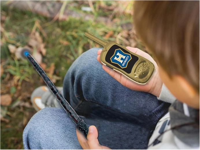 Comunicare la distanță cu stații walkie-talkie pentru copii